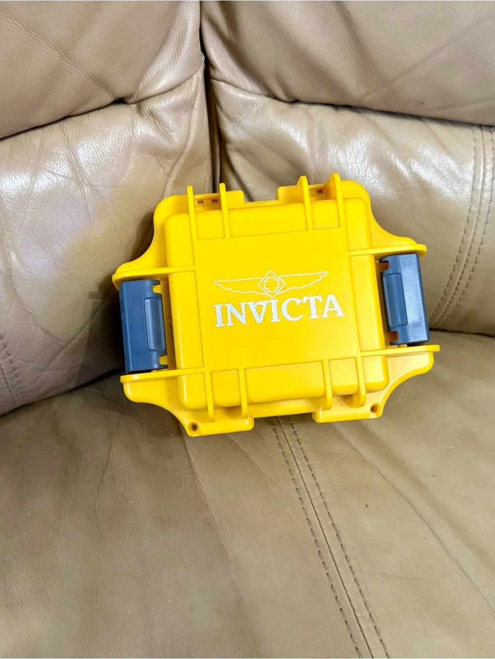 Invicta Pro Diver Abbysor 29948 Two-Tone Men’s Watch NWT w/ Case and Plastic